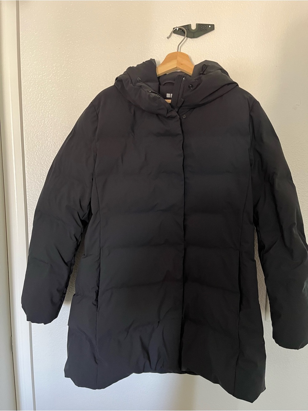 Uniqlo Black Hooded Puffer Jacket